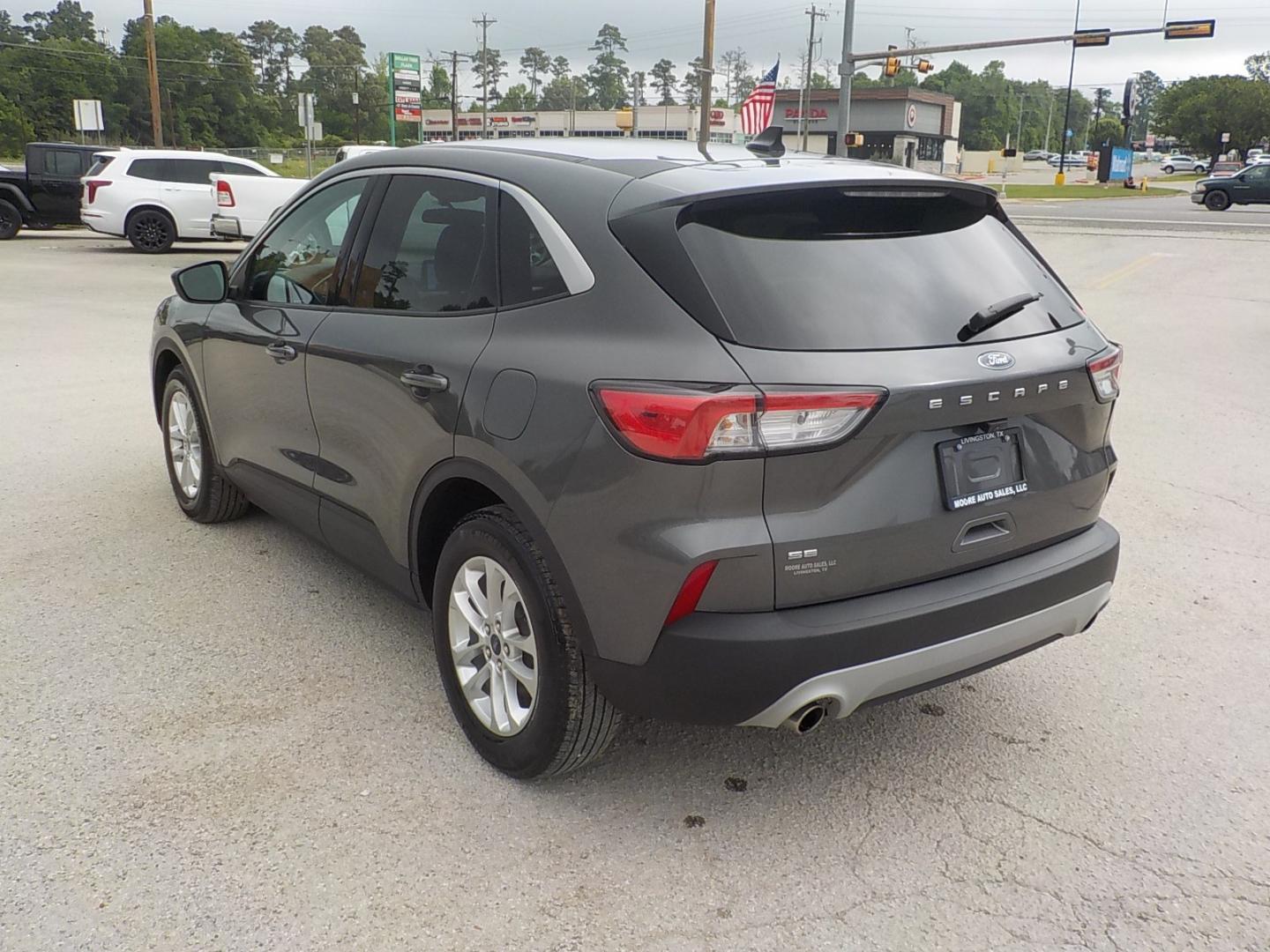 2021 Gray /Lt gray Ford Escape (1FMCU0G66MU) , Auto transmission, located at 1617 W Church Street, Livingston, TX, 77351, (936) 327-3600, 30.710995, -94.951157 - These vehicles get over 30 mpg on the highway!! - Photo#5